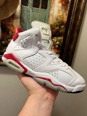 Jordan 6 Retro Red Oreo (GS) sneakers